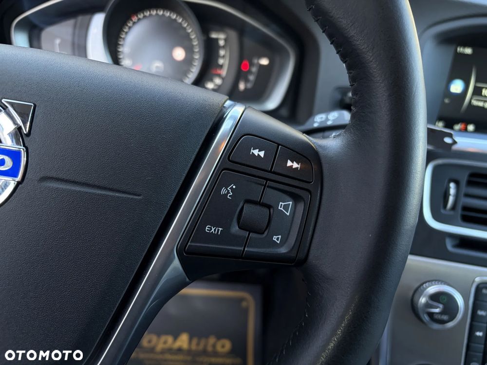 Volvo V60 D4 Geartronic Momentum - 24