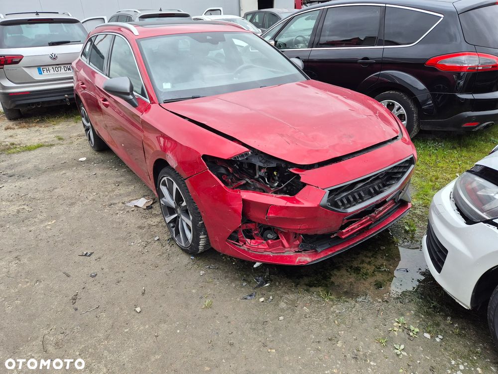 Seat Leon Sportstourer 1.4 e-Hybrid DSG FR - 2