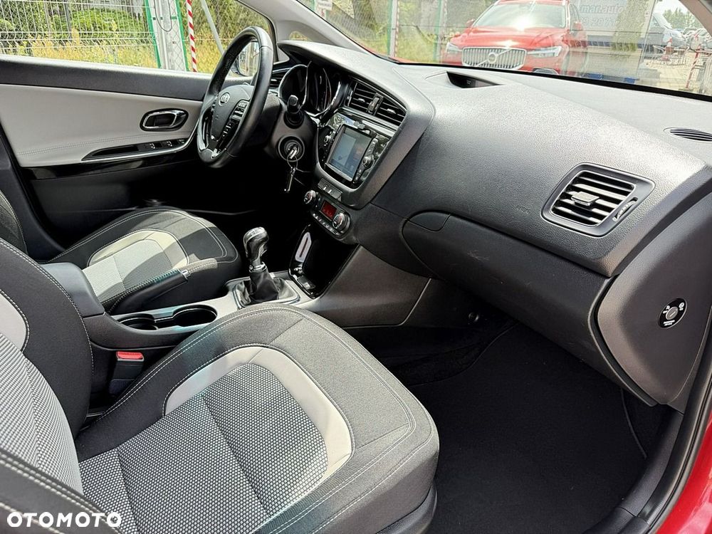 Kia Ceed - 10