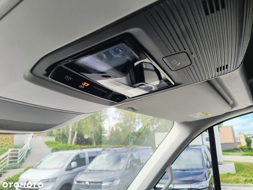 Volkswagen Crafter 35 Furgon z wysokim dachem silnik: 2,0 l EU6 SCR 140 KM / skrzynia biegów: Przedni napęd manualna 6-biegowa rozstaw osi: 3640 mm - 18