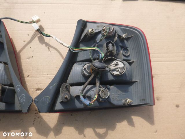 LAMPA LEWY TYŁ LEWA TYLNA PRAWY TYŁ PRAWA TYLNA KOMPLET MAZDA 323F SEDAN 98-03 - 6