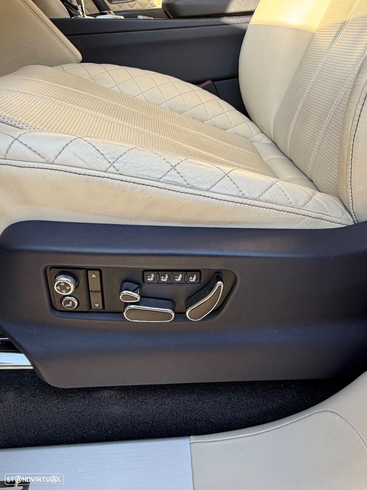 Bentley Bentayga Azure - 12