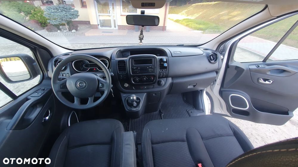 Opel Vivaro - 8
