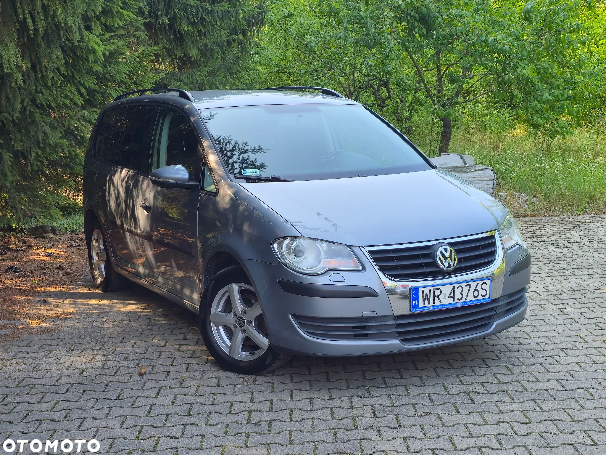 Volkswagen Touran 1.9 TDI Conceptline DSG - 2