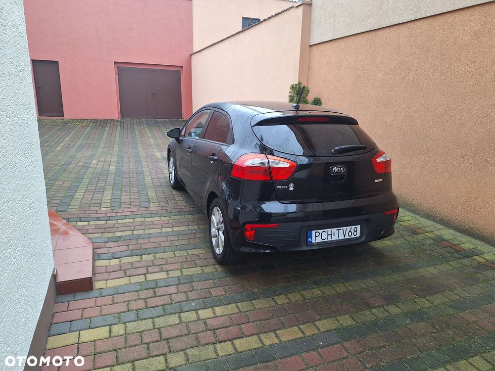 Kia Rio 1.4 Dream Team Edition - 24