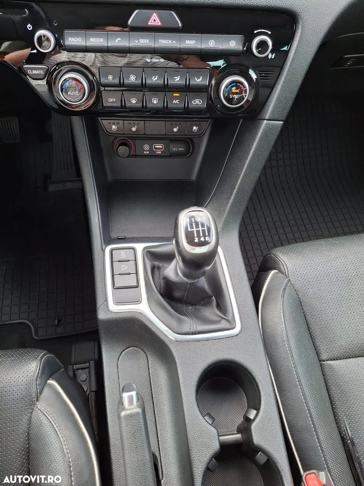 Kia Sportage 2.0 DSL 6MT 4x4 Style - 26