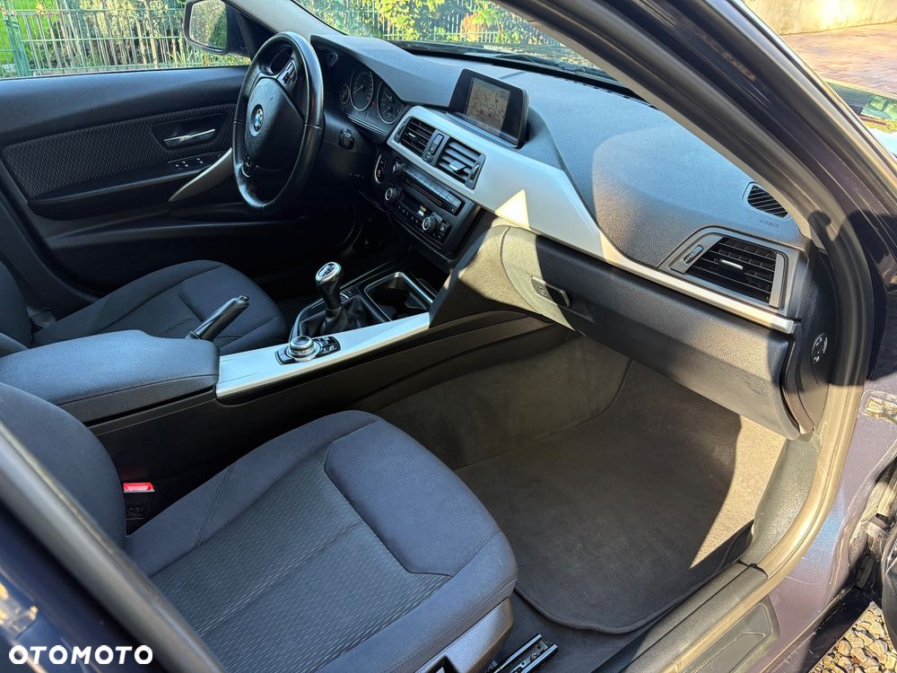 BMW Seria 3 - 18