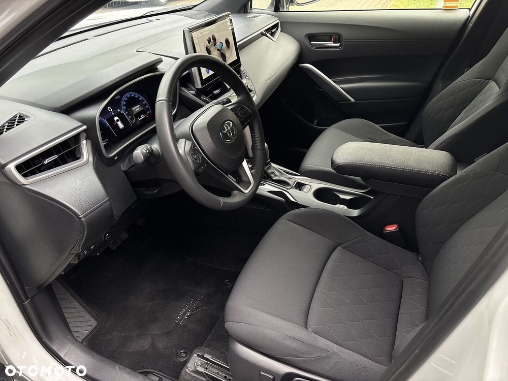 Toyota Corolla Cross - 13