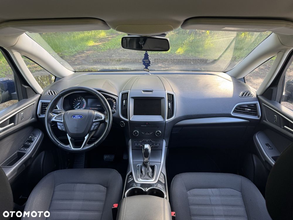 Ford Galaxy - 8