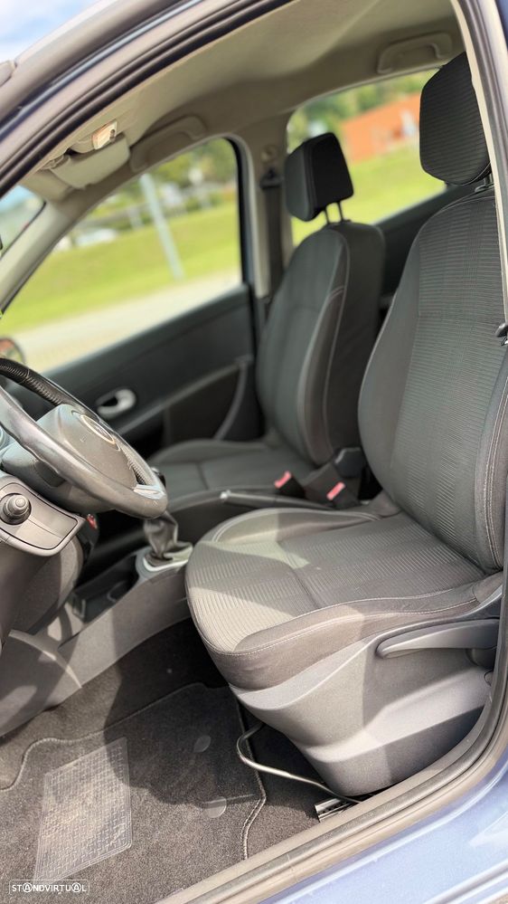 Renault Clio 1.2 16V Confort 130g - 7