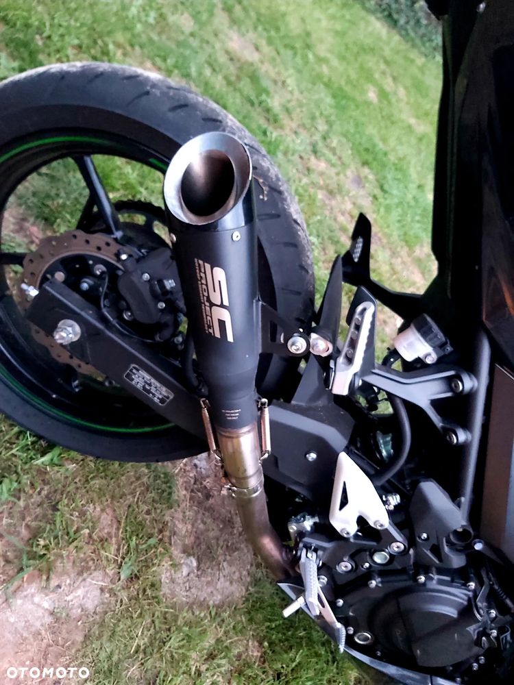 Kawasaki Ninja 400 - 4
