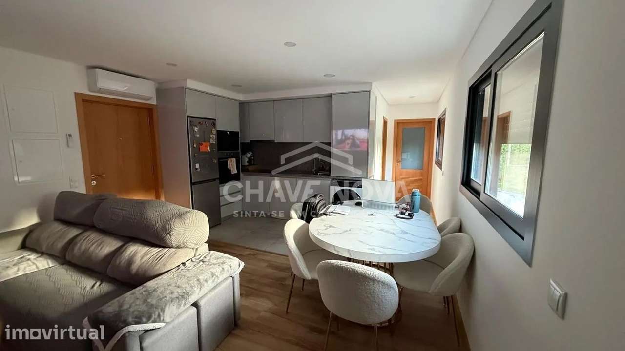 T1+1 Como Novo c/ Lugar de Garagem em Pedroso - Grande imagem: 3/14