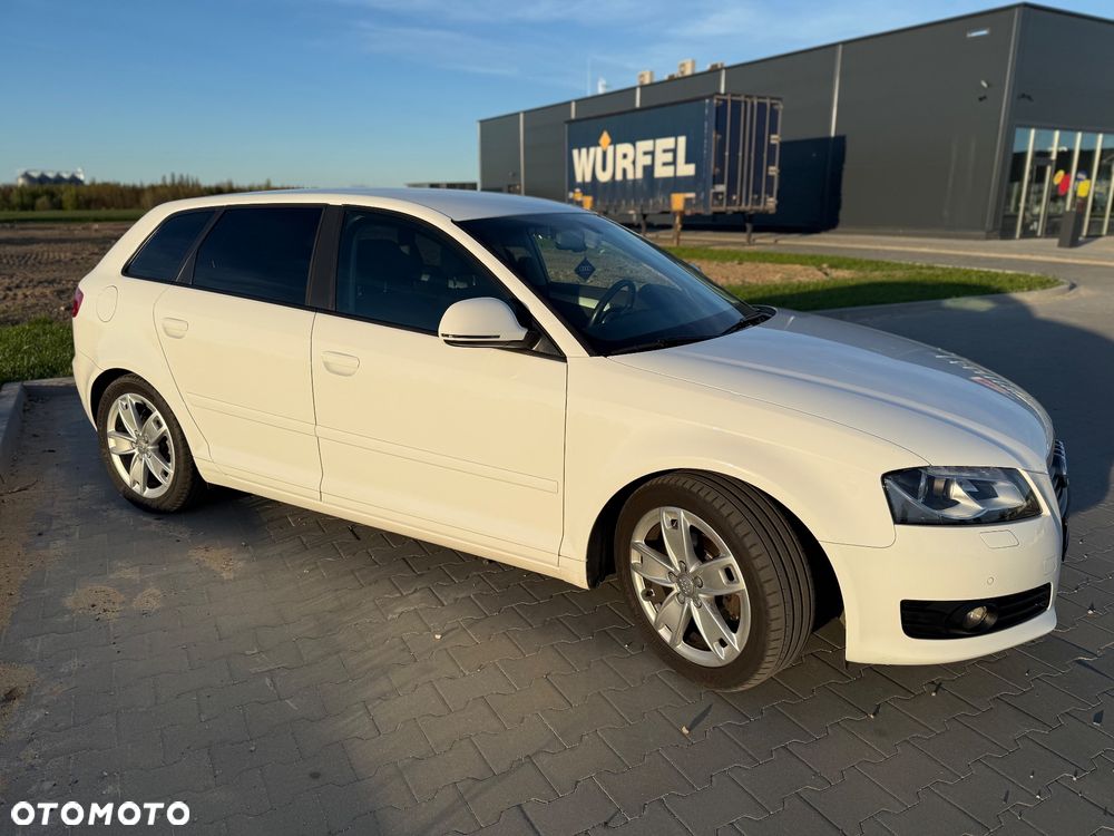 Audi A3 Sportback 1.6 TDI DPF S tronic Ambition - 5
