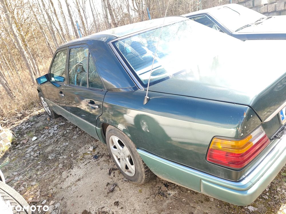 Mercedes-Benz W124 (1984-1993) - 12