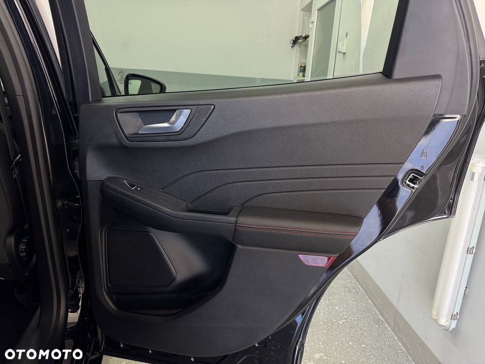 Ford Kuga 1.5 EcoBlue ST-LINE - 28