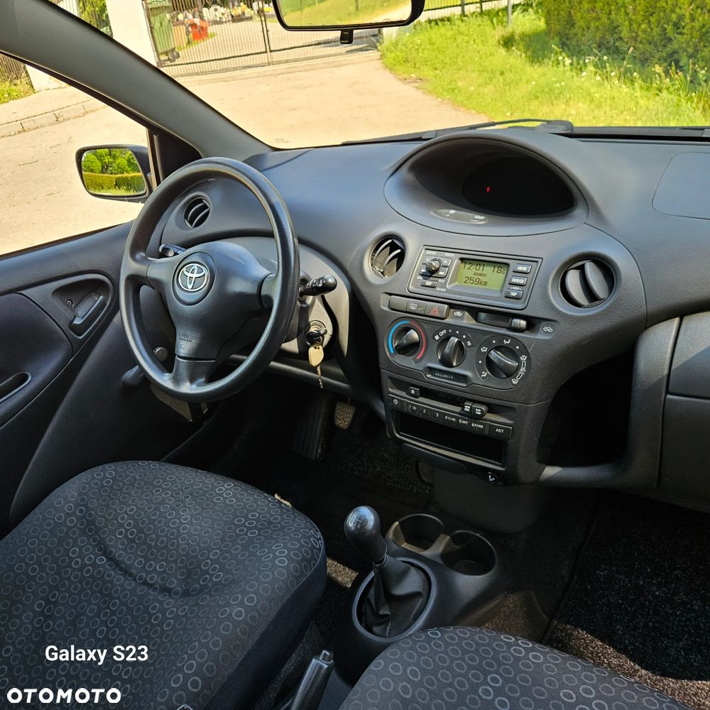 Toyota Yaris 1.0 - 22