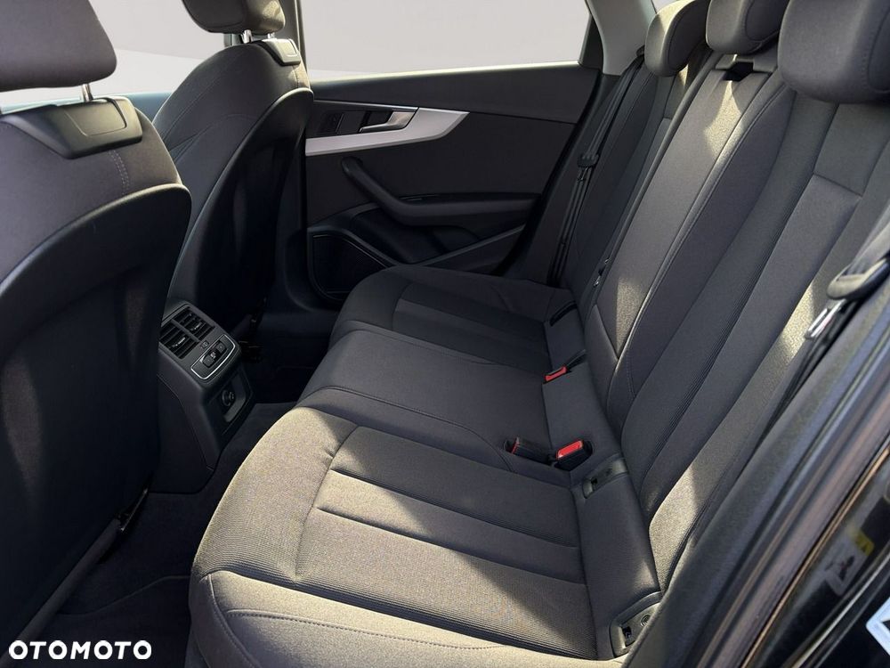 Audi A4 Avant 35 TFSI mHEV S tronic - 25
