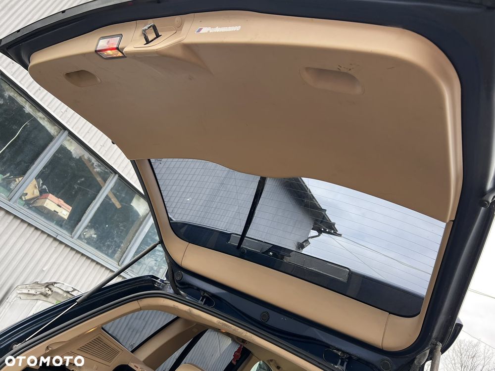 Osłona obudowa klapy bagażnika beżowa Bmw x3 e83