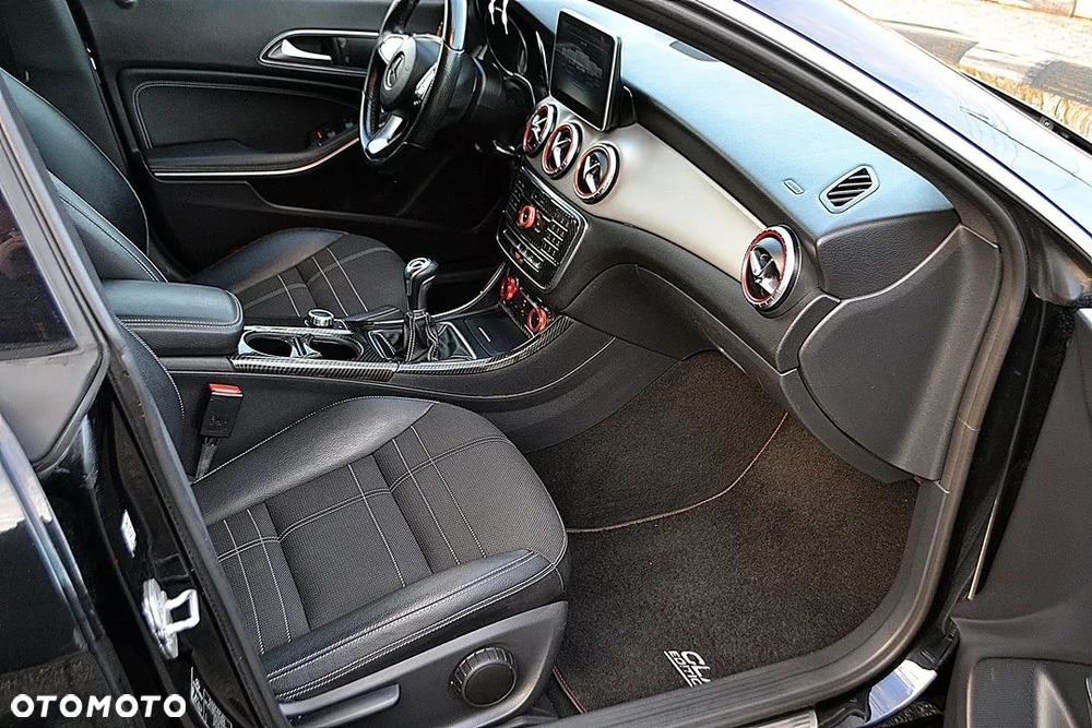 Mercedes-Benz CLA 200 Peak Edition - 20