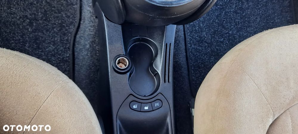 Lancia Ypsilon Y 1.4 16v Automatik Platino - 12