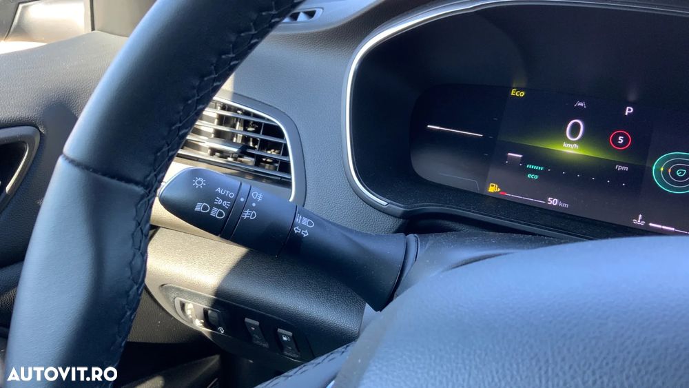 Renault Megane TCe 140 EDC GPF Zen - 12