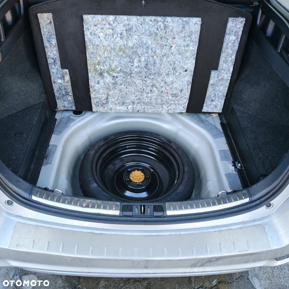 Toyota Auris Hybrid 135 Prestige - 25