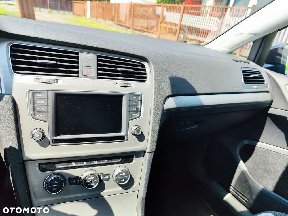 Volkswagen Golf VII 1.6 TDI BMT Comfortline - 17