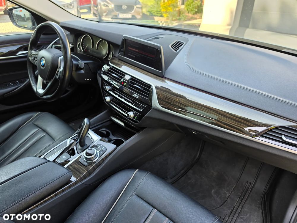 BMW Seria 5 525d Luxury Line sport - 15