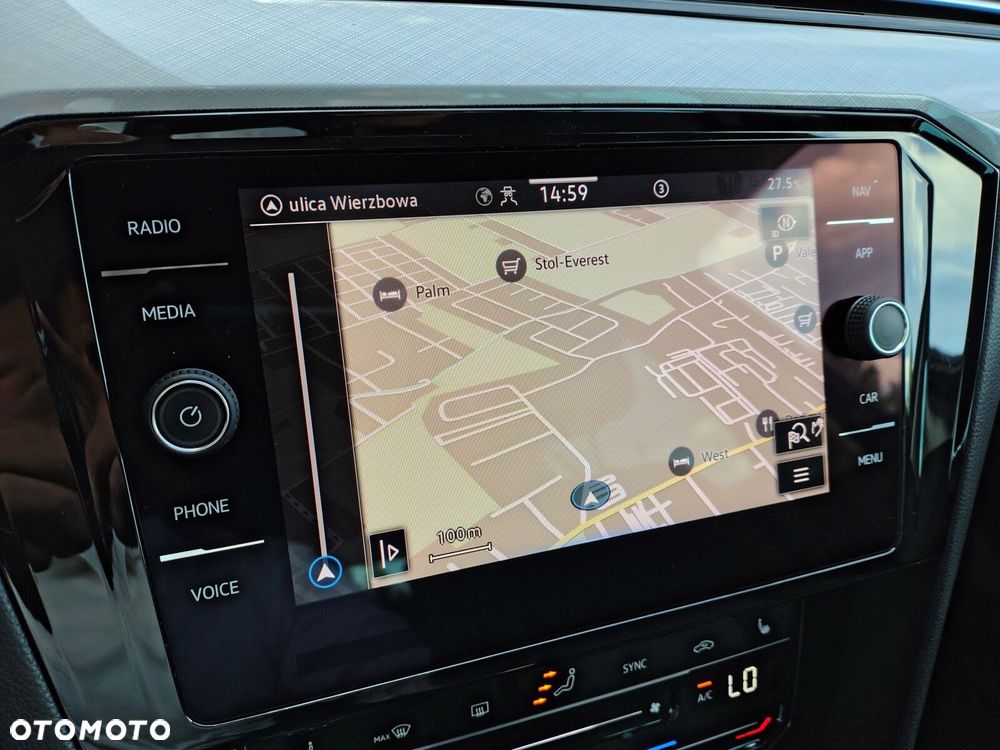 Volkswagen Passat - 31