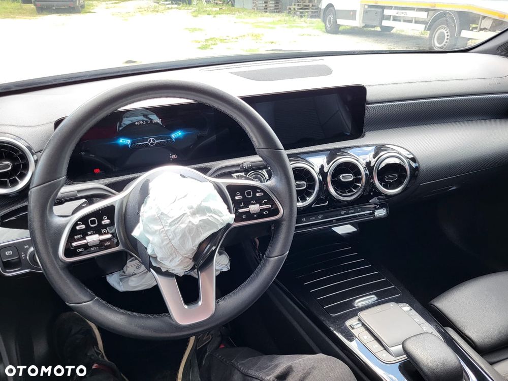 Mercedes-Benz CLA 180 7G-DCT Progressive Line Advanced - 23