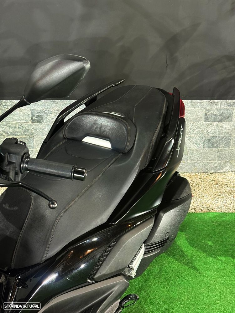 Yamaha X-Max Tech Max - 4