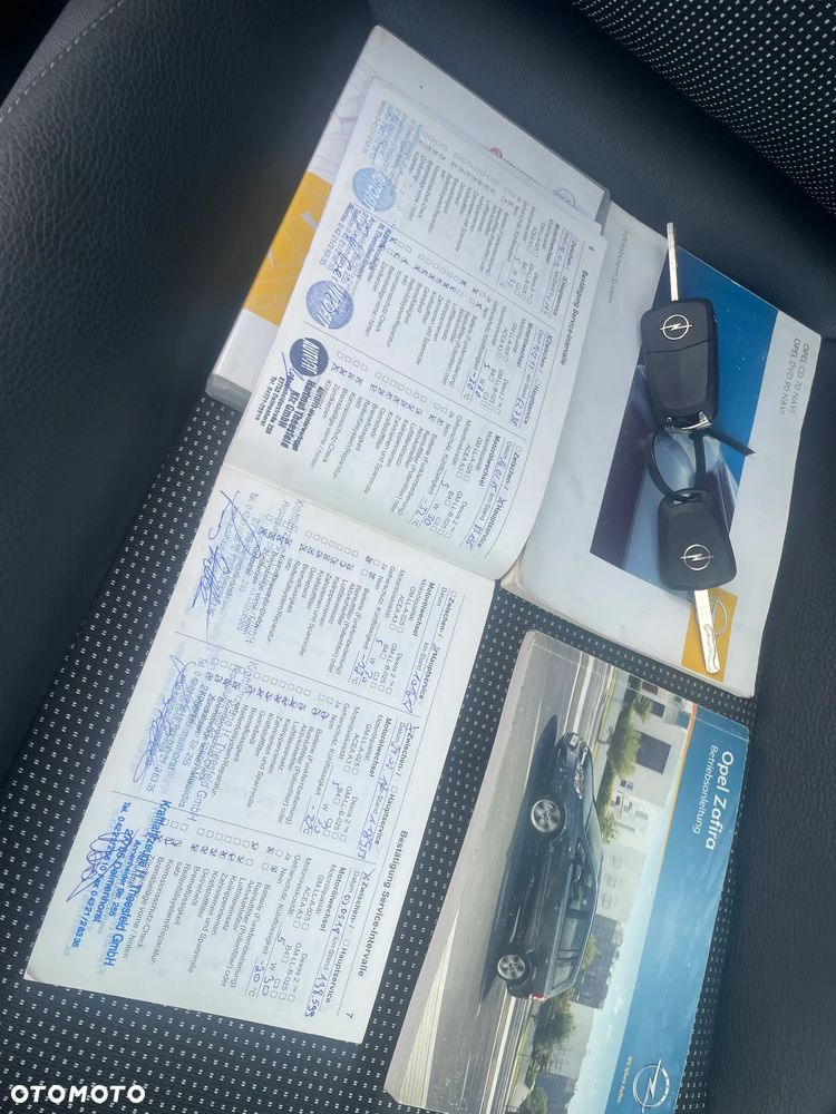 Opel Zafira 1.8 Cosmo Easytronic - 10