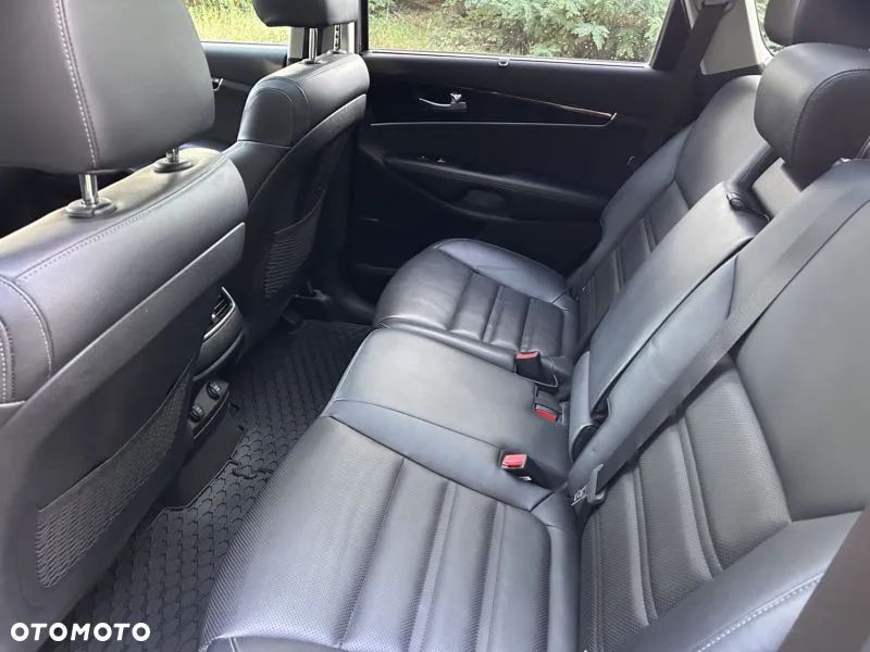 Kia Sorento - 16