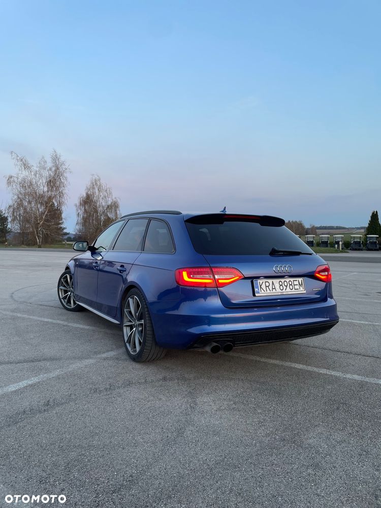 Audi A4 Avant - 11