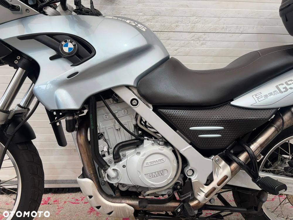 BMW F - 25