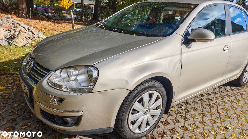 Volkswagen Jetta - 5