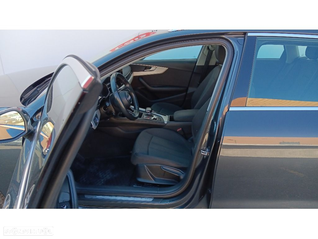 Audi A4 Avant 30 TDI S tronic - 4