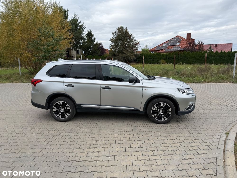 Mitsubishi Outlander - 3