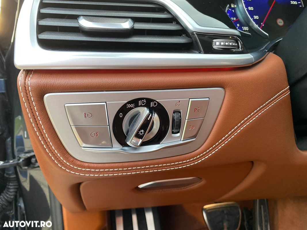 BMW Seria 7 750Li xDrive - 22