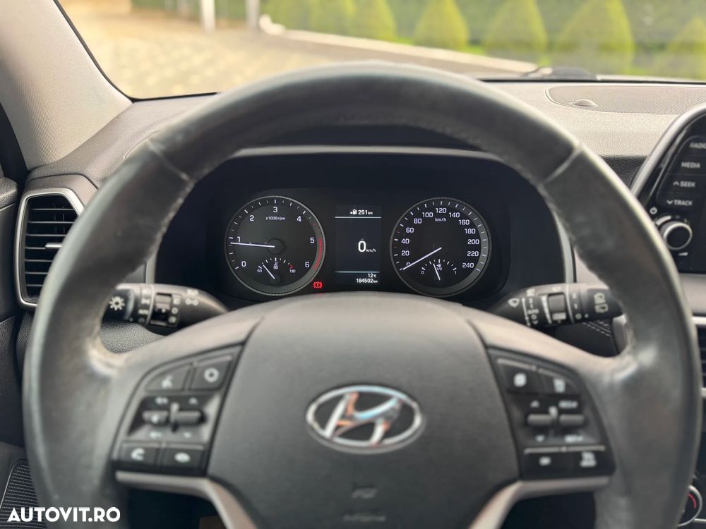 Hyundai Tucson 1.6 CRDi 4WD 6MT Premium - 9
