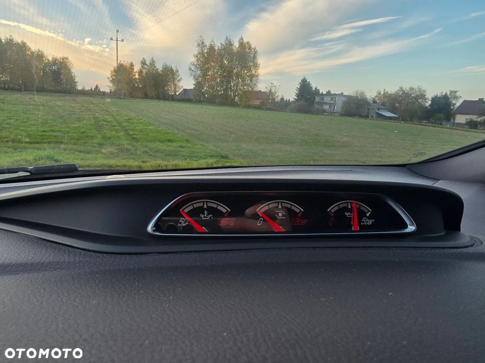 Ford Focus 2.0 EcoBoost ST - 25