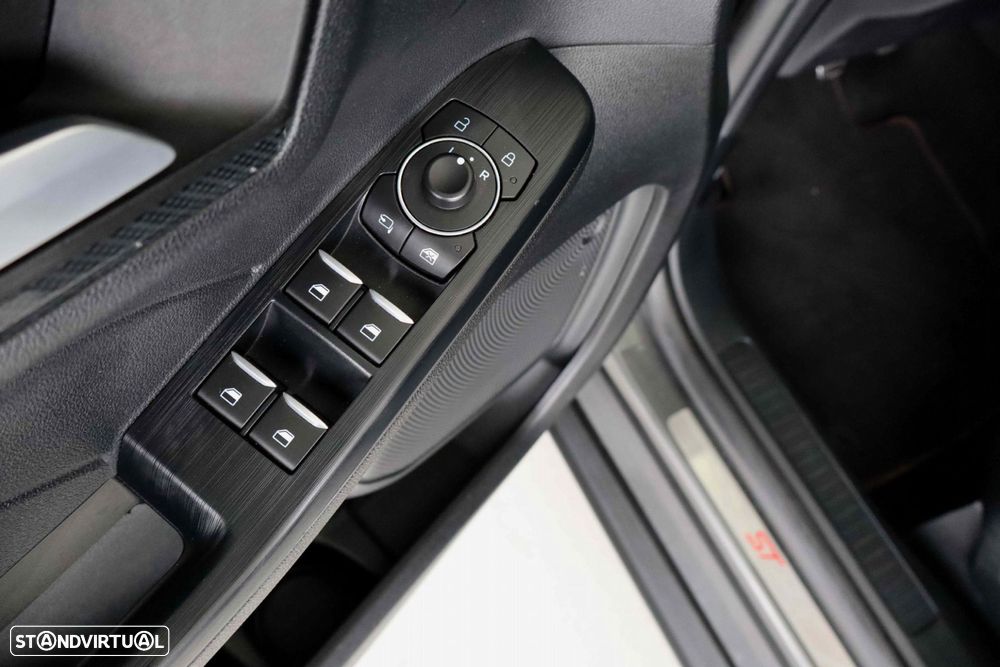 Ford Kuga 1.5 EcoBoost ST-Line X - 13