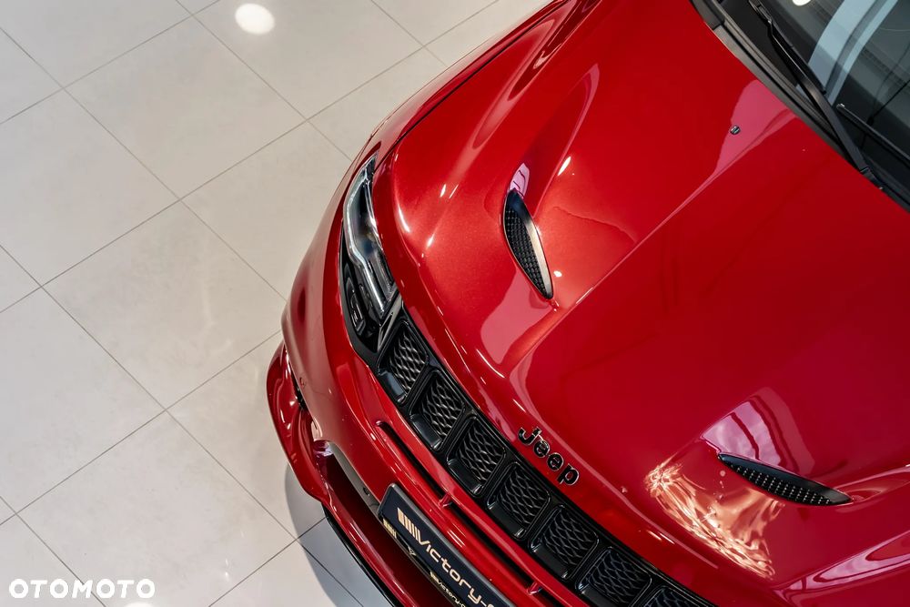 Jeep Grand Cherokee - 21