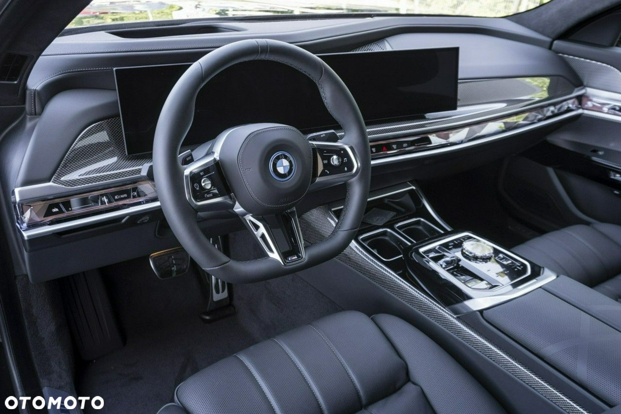 BMW i7 - 8