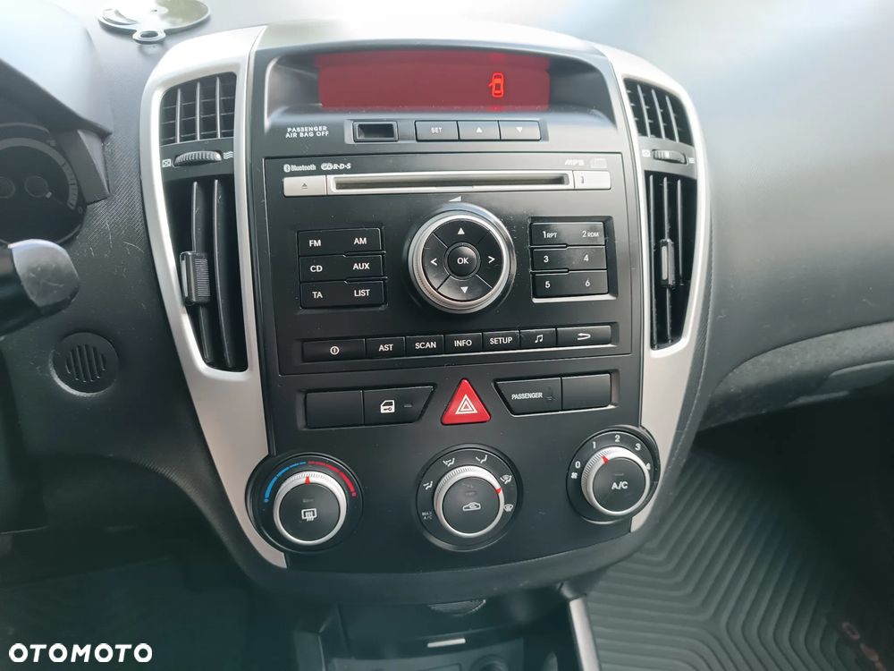 Kia Ceed 1.4 CVVT ISG Attract - 13