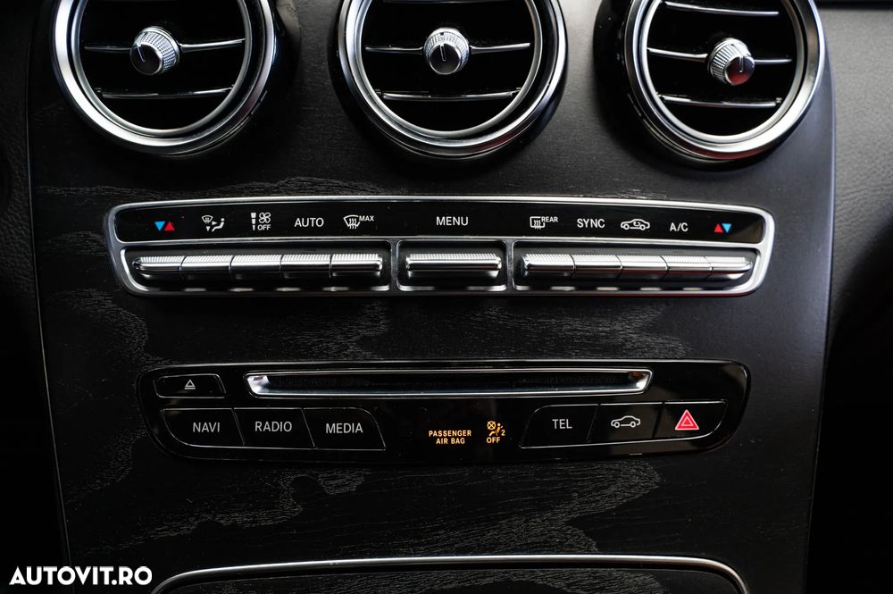 Mercedes-Benz GLC Coupe 250 4Matic 9G-TRONIC AMG Line - 15