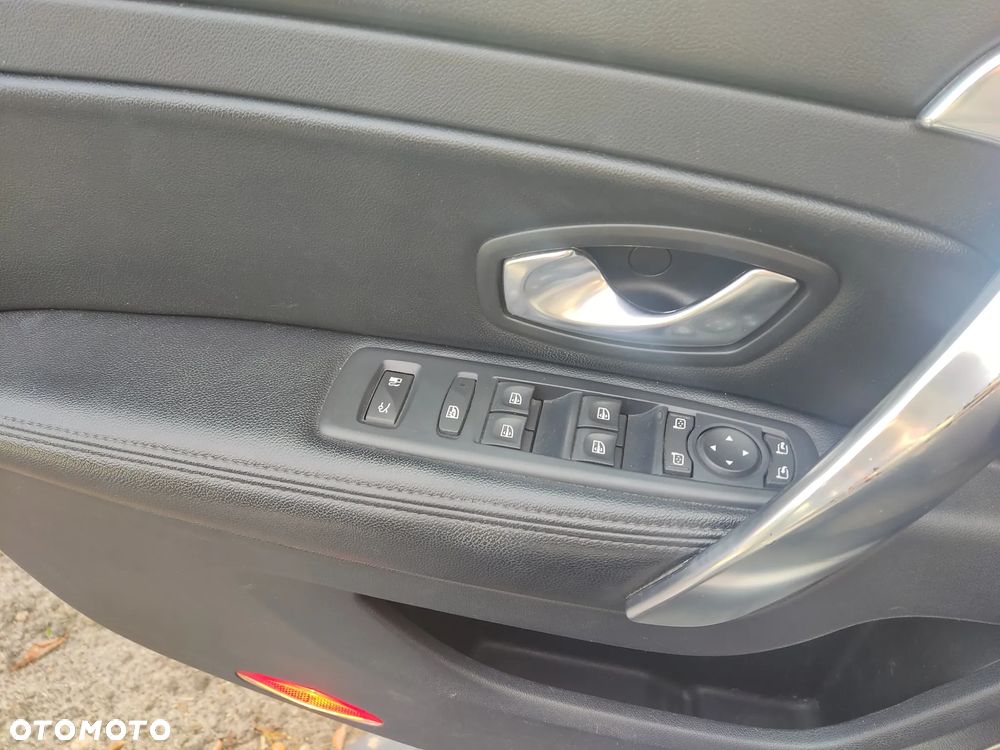 Renault Latitude - 11