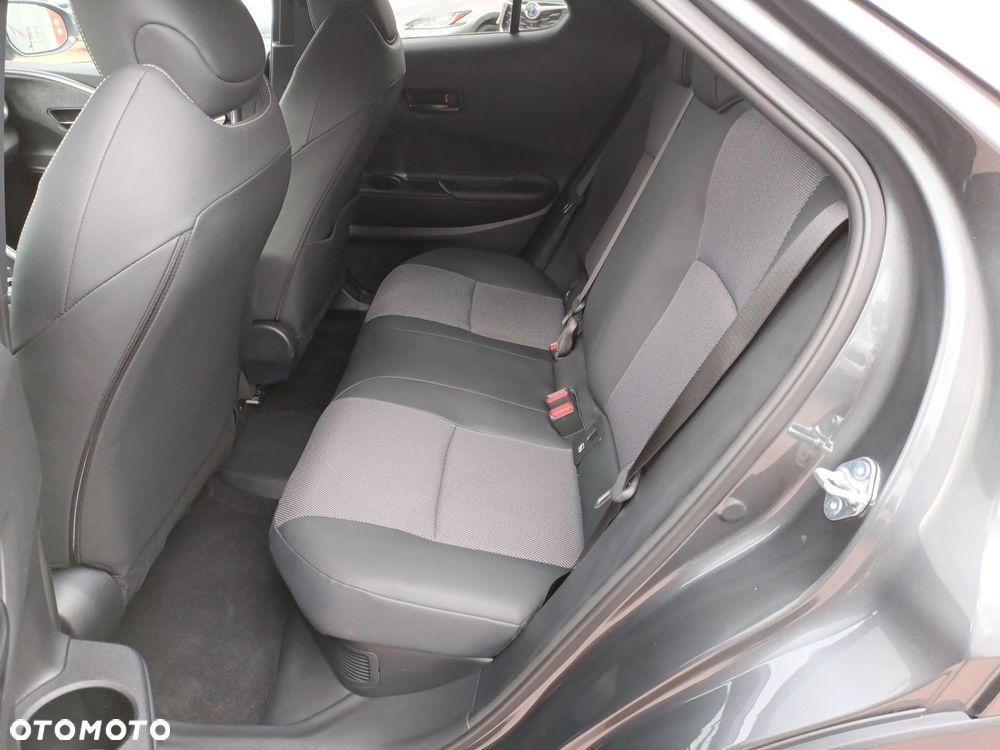 Toyota C-HR - 11