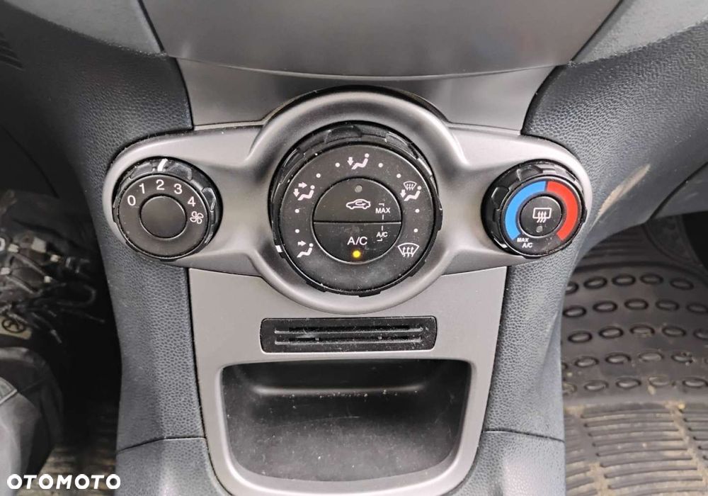 Ford Fiesta - 16