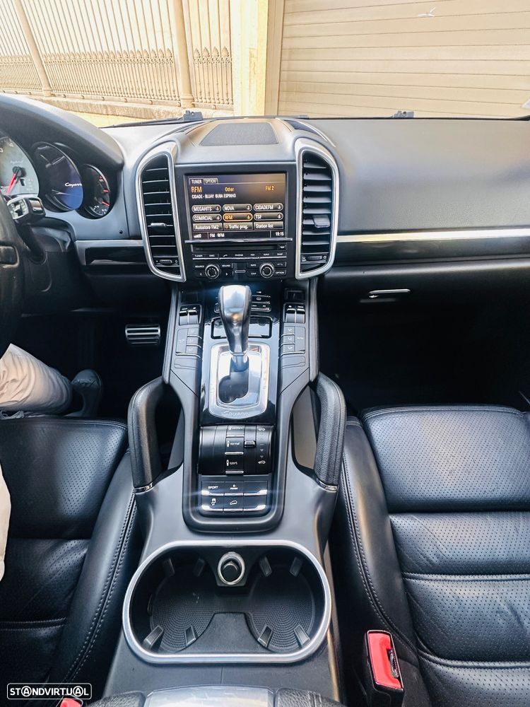 Porsche Cayenne S - 11